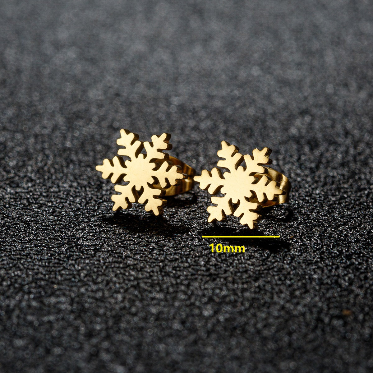 Tia Snowflake Studs