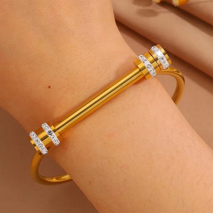 Anna Modern Bangle