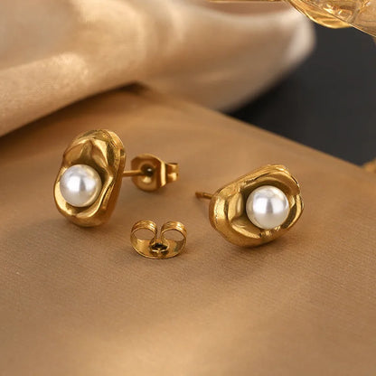 Erin Pearl Earrings