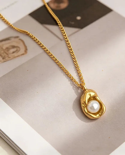 Erin Pearl Necklace