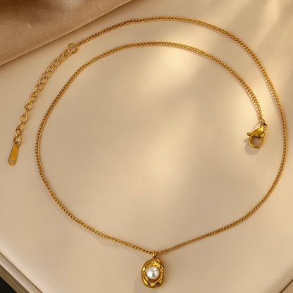 Erin Pearl Necklace