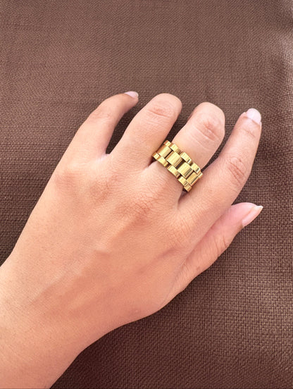 Evelyn Rolex Ring