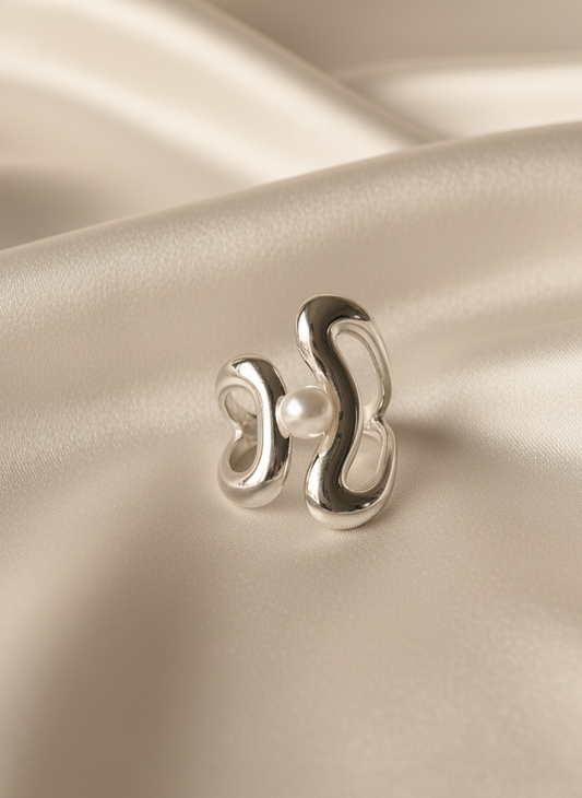 Oyster's Embrace Ring