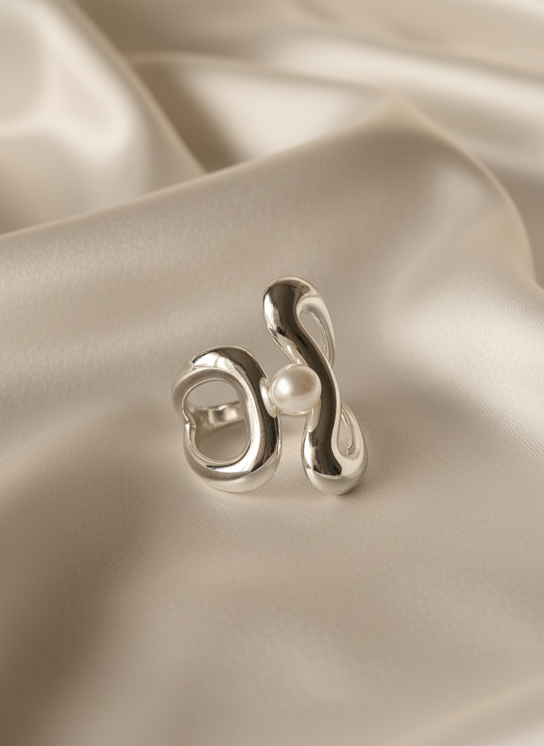 Oyster's Embrace Ring