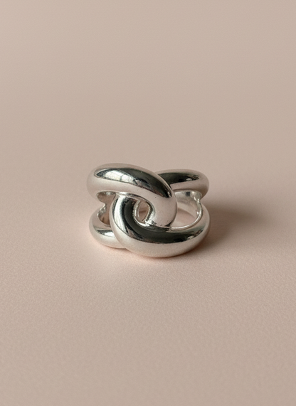 Nexus Knot Ring