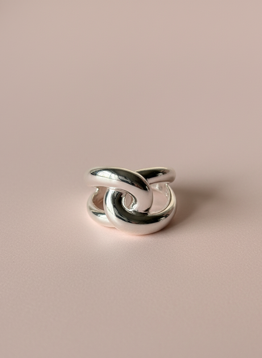 Nexus Knot Ring
