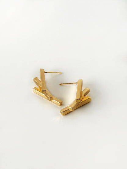 Bauhaus Line Studs