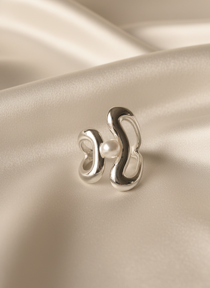 Oyster's Embrace Ring