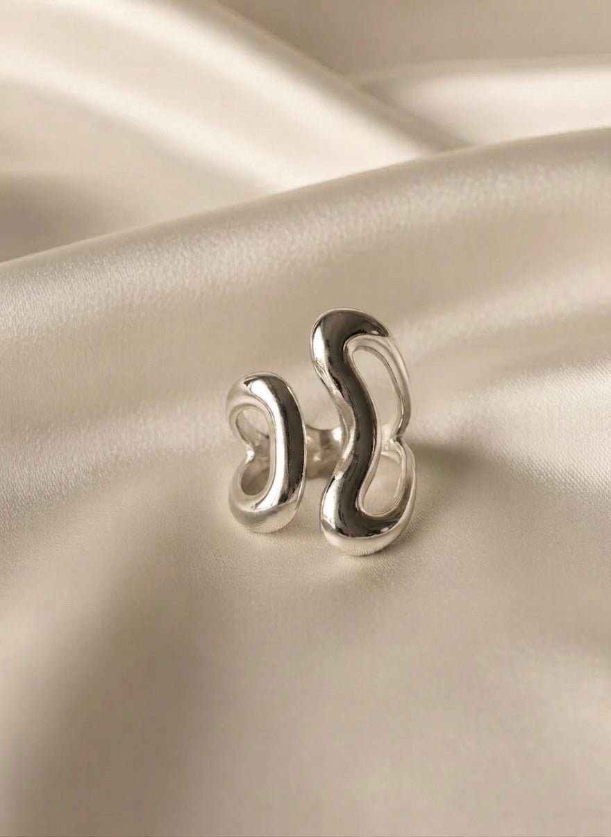 Oyster's Embrace Ring